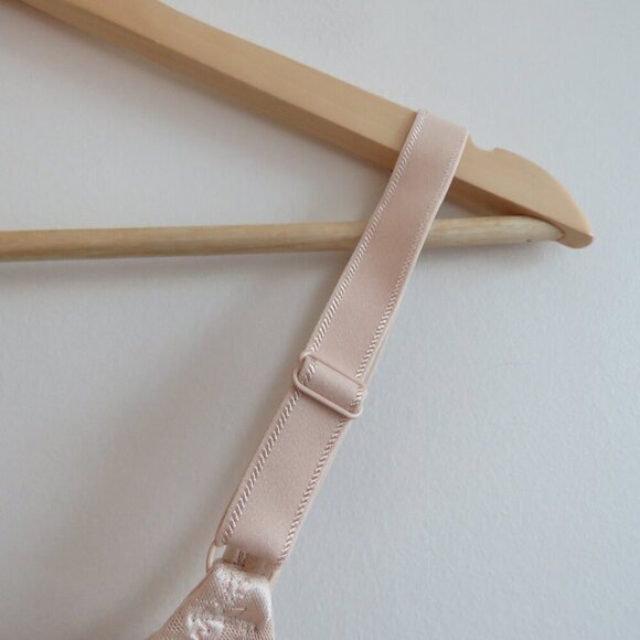 WACOAL Awareness Full Figure Seamless Wire Free Bra in Sand Lace - Size 36B - Picture 8 of 12